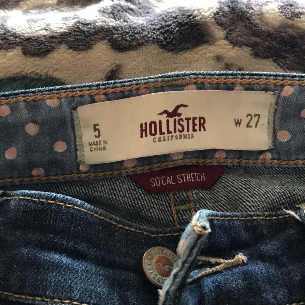 Hollister cropped jeans size 5. - Picture 2 of 4